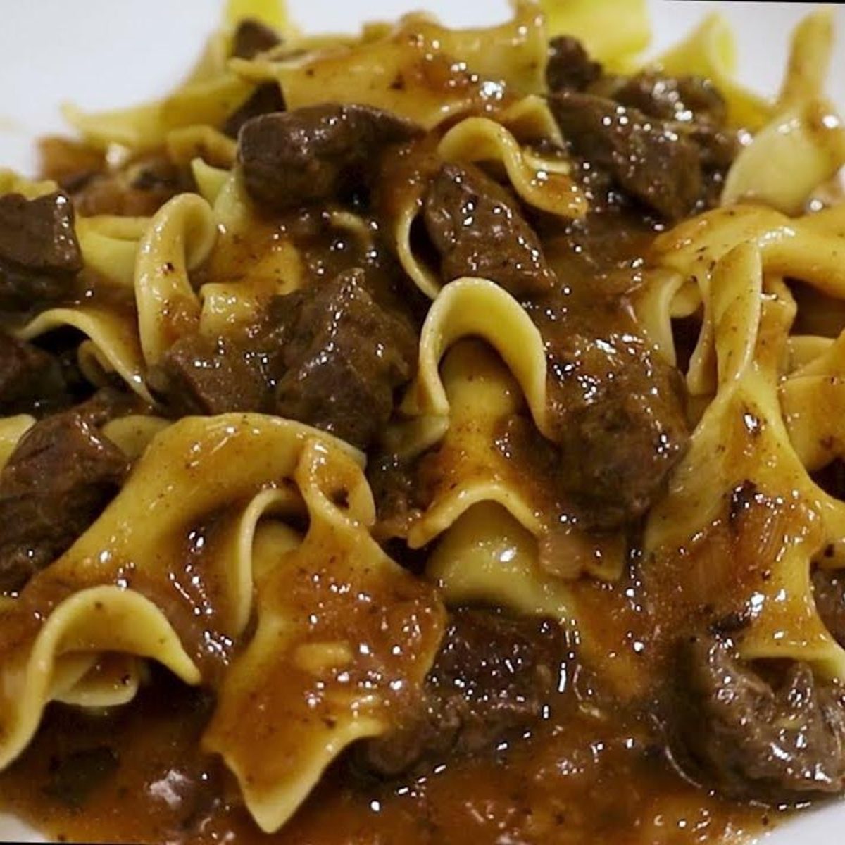 Sirloin Tips Egg Noodles (Dinner)
