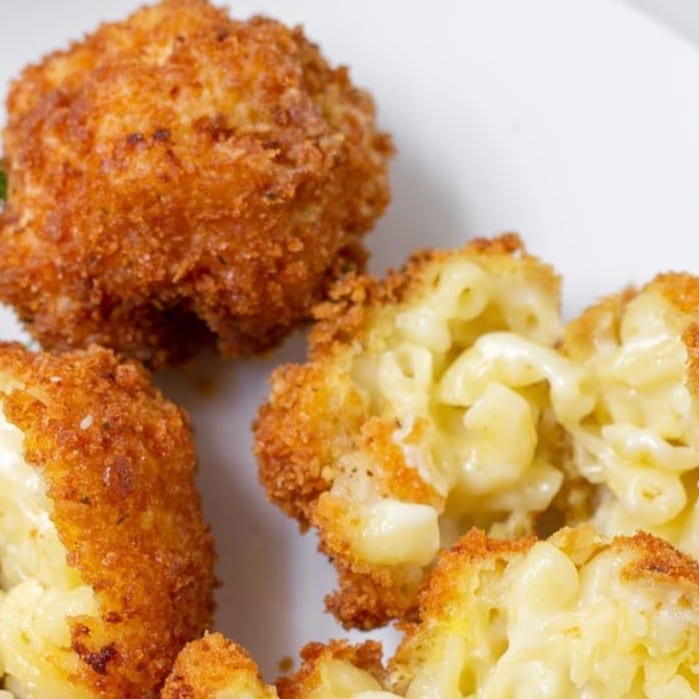Mac n' Cheese bites (8 Pieces).